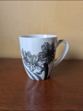 Paula Scaletta Porcelain German Coffee Tea Mug PPD Flowers and Bees 12oz